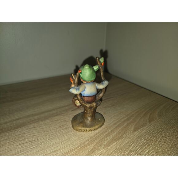 HUMMEL GOEBEL Figurine #142 3/0 TMK-2 "Apple Tree Boy" GERMANY 1950s Vintage - Picture 2 of 7